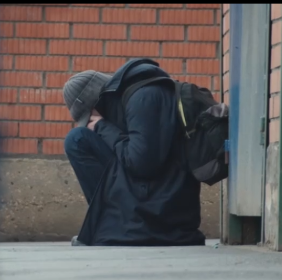 Увидеть человека в бездомном